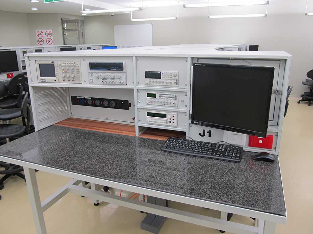 electrical-and-electronic-engineering-labs-up-20112050